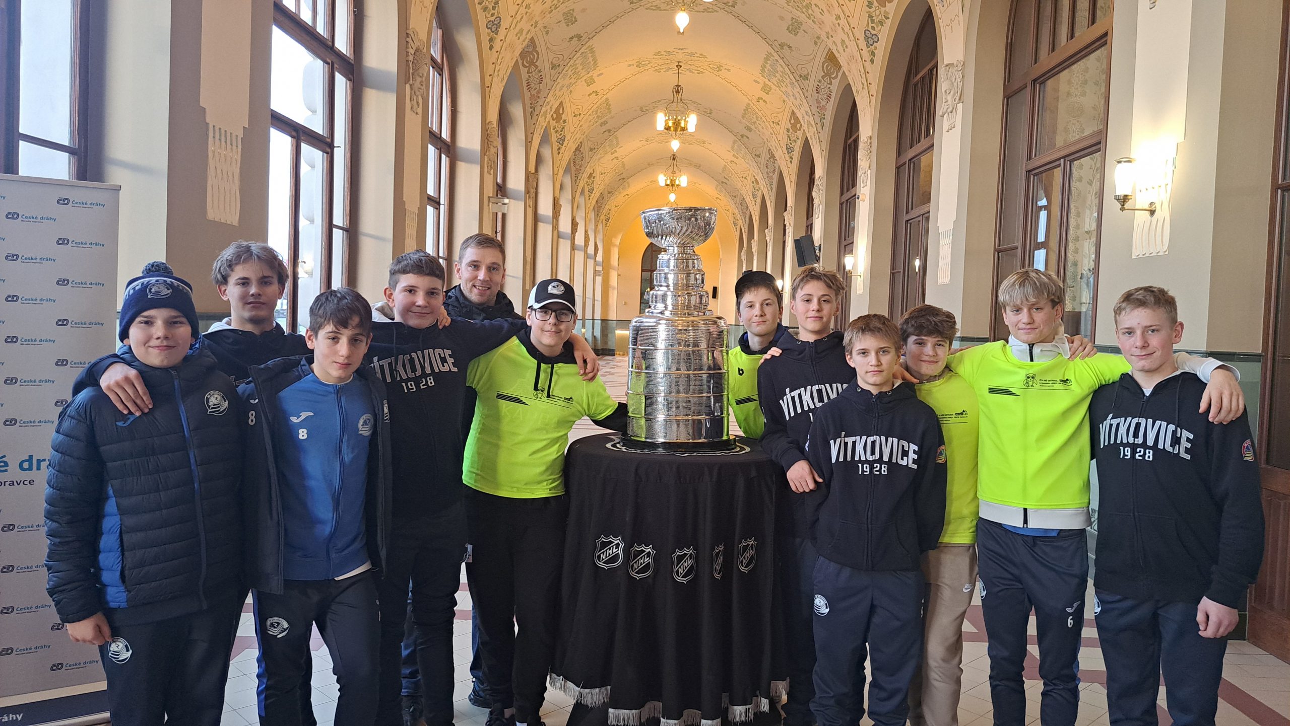 Přivezli jsme do Ostravy legendární Stanley Cup!